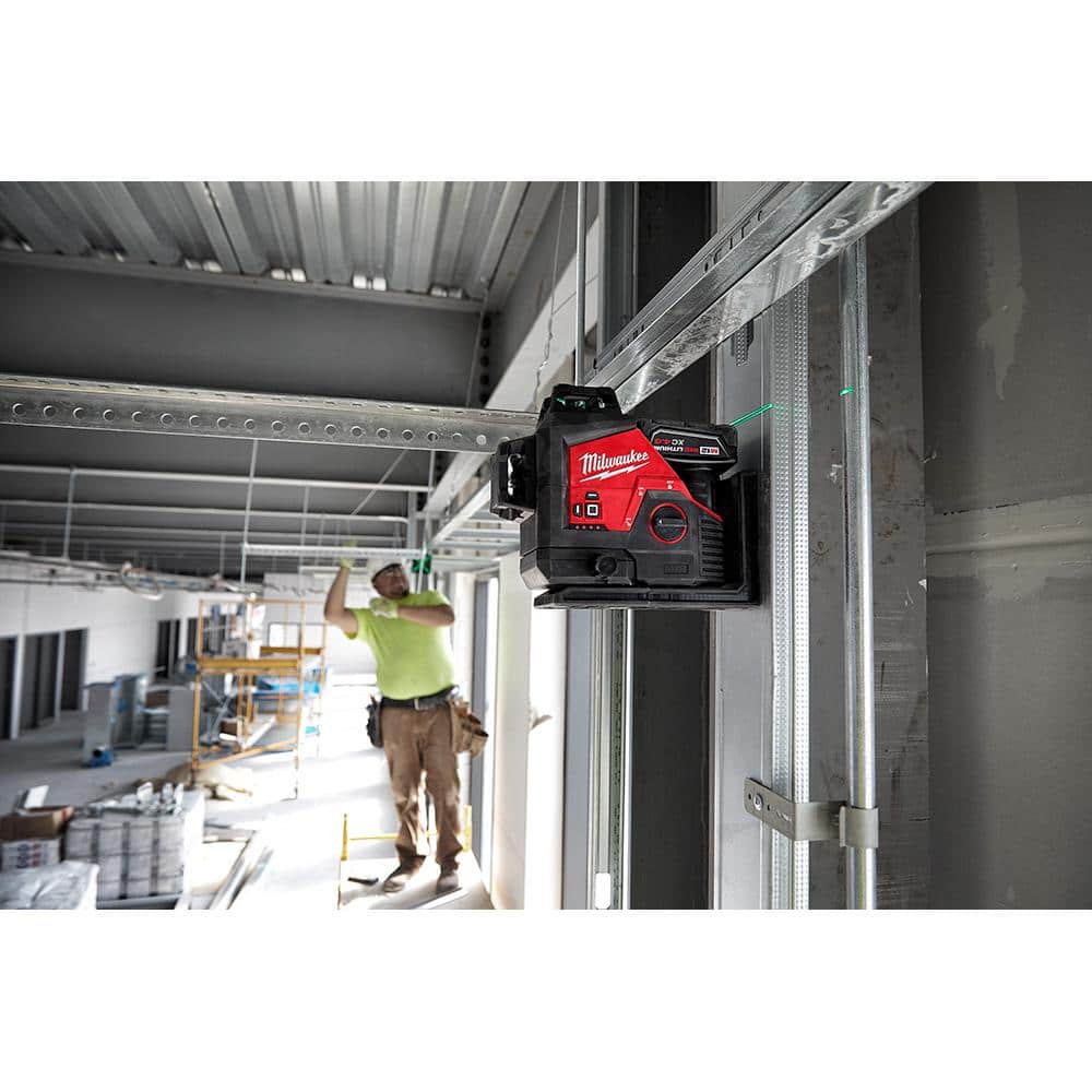 New 360° 3-plane laser from Milwaukee Tool model 3642-21.
